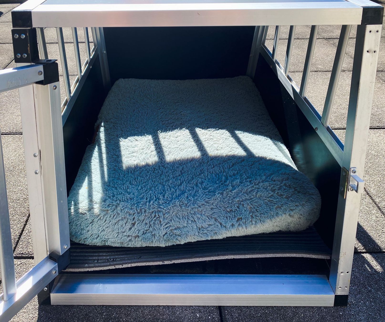 Gabbie, trasporto & Sicurezza: Hundetransportbox Aluminium  – Usato da Küssnacht am Rigi venduto da Lilibeth 1