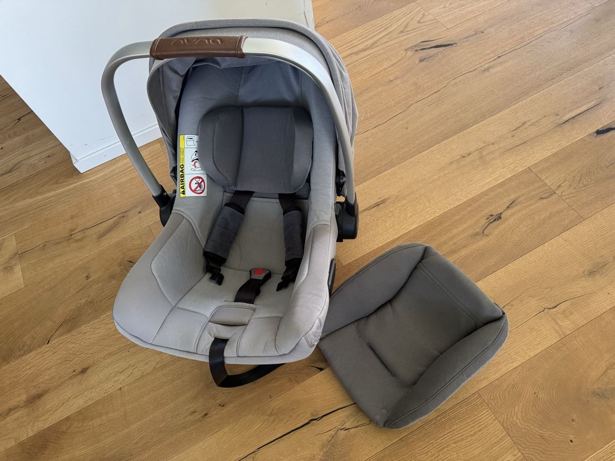 Nuna Seggiolini per auto: Nuna Pipa next Autositz mit Isofix-Base – Usato da Bachenbülach venduto da Cheeria 1