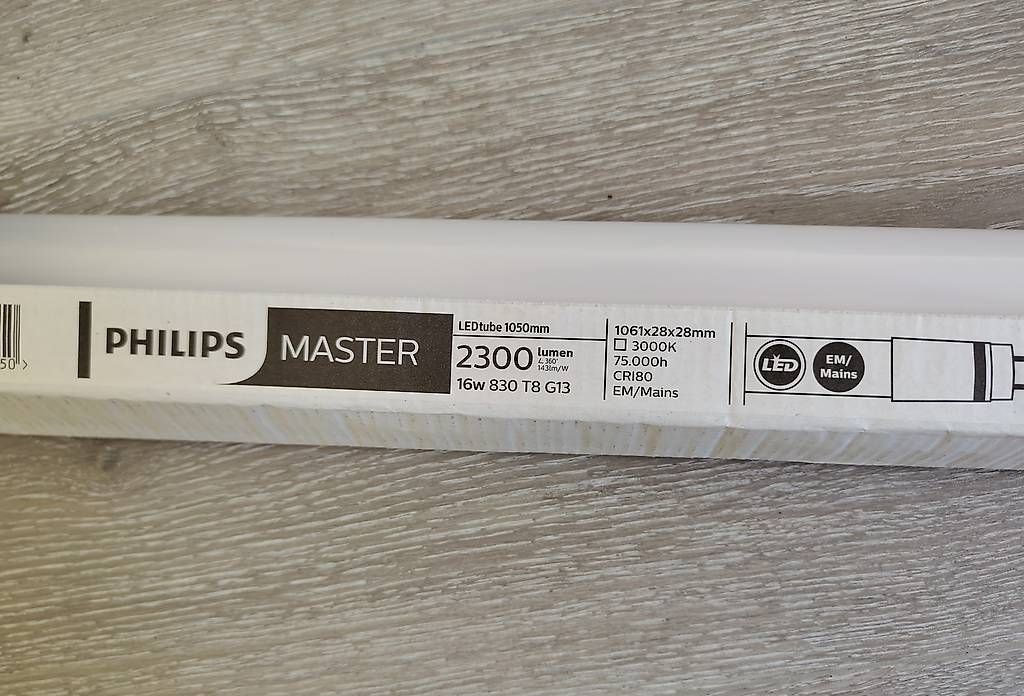 Philips Lampes: Philips MASTER LEDtube 1050m neu – Neuf avec emballage d'origine à Kehrsatz par EllaAK