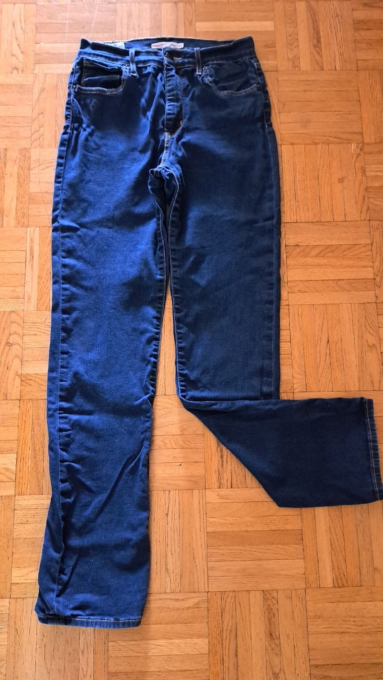 Levi's Jeans: levi taille 29, bon état – Usato da Meyrin venduto da Zahra011