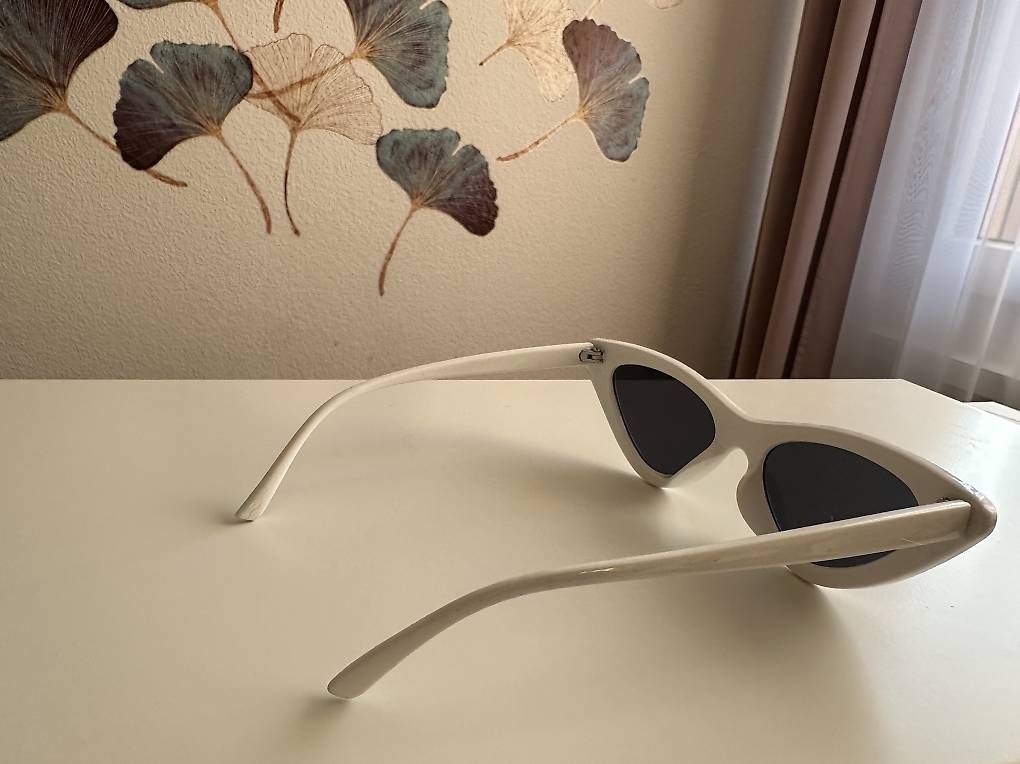 Occhiali & Lenti: Sonnenbrille weiss, Cat-eye, no name – Usato da Ennetbaden venduto da bargainhunterin 2