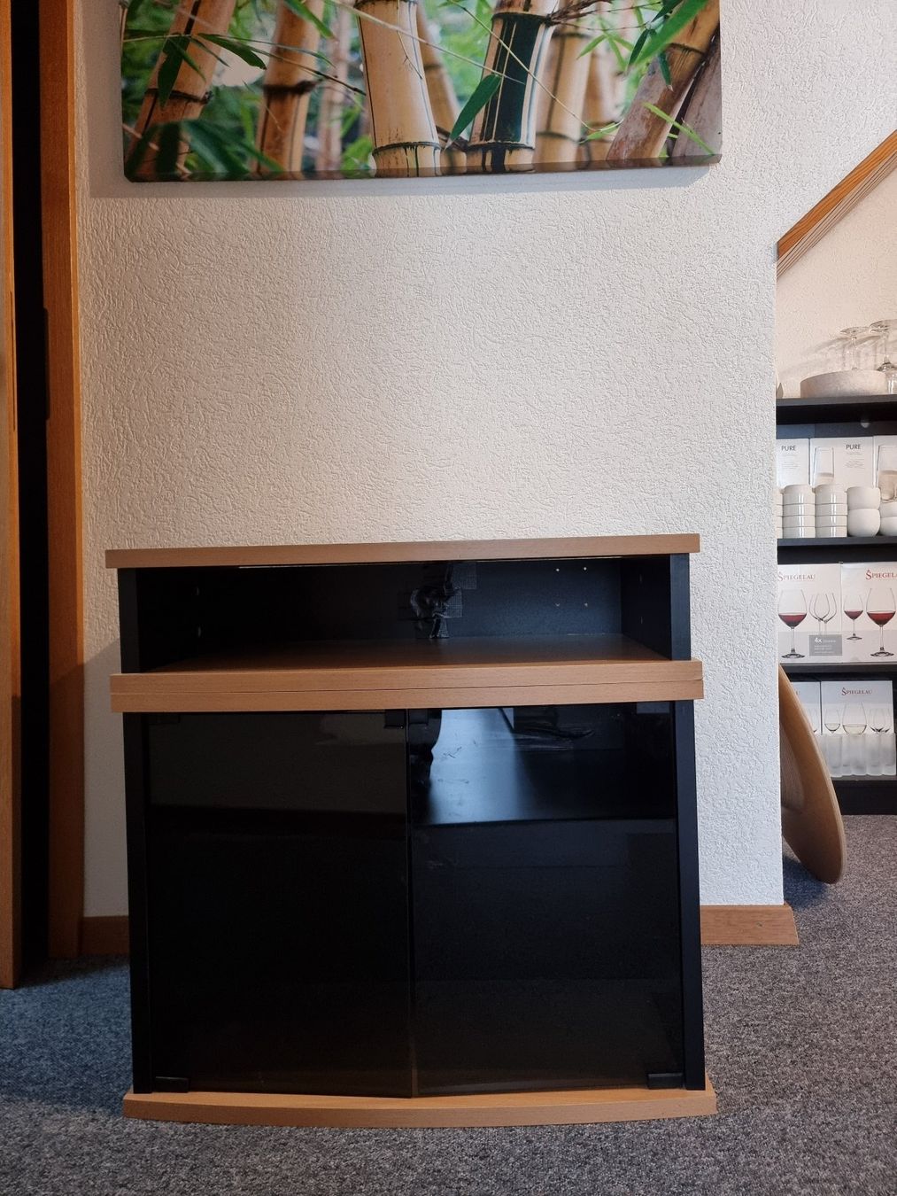 TV Möbel: Fernsehmöbel mit 2 Glastüren – Gebraucht aus Reigoldswil von Rueschelrutscher 2