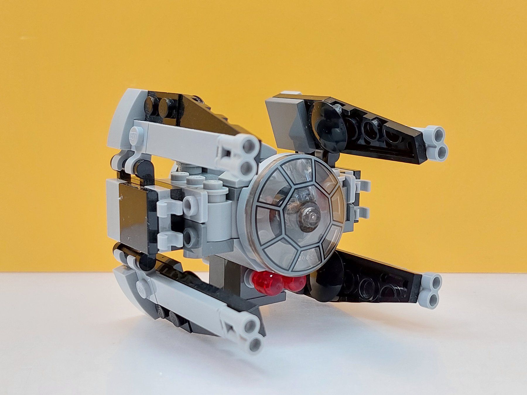 Lego Kit di costruzioni: Lego Star Wars 75031 TIE Interceptor Microfighter – Usato da St.Gallen venduto da TinasBauundSpiel 4