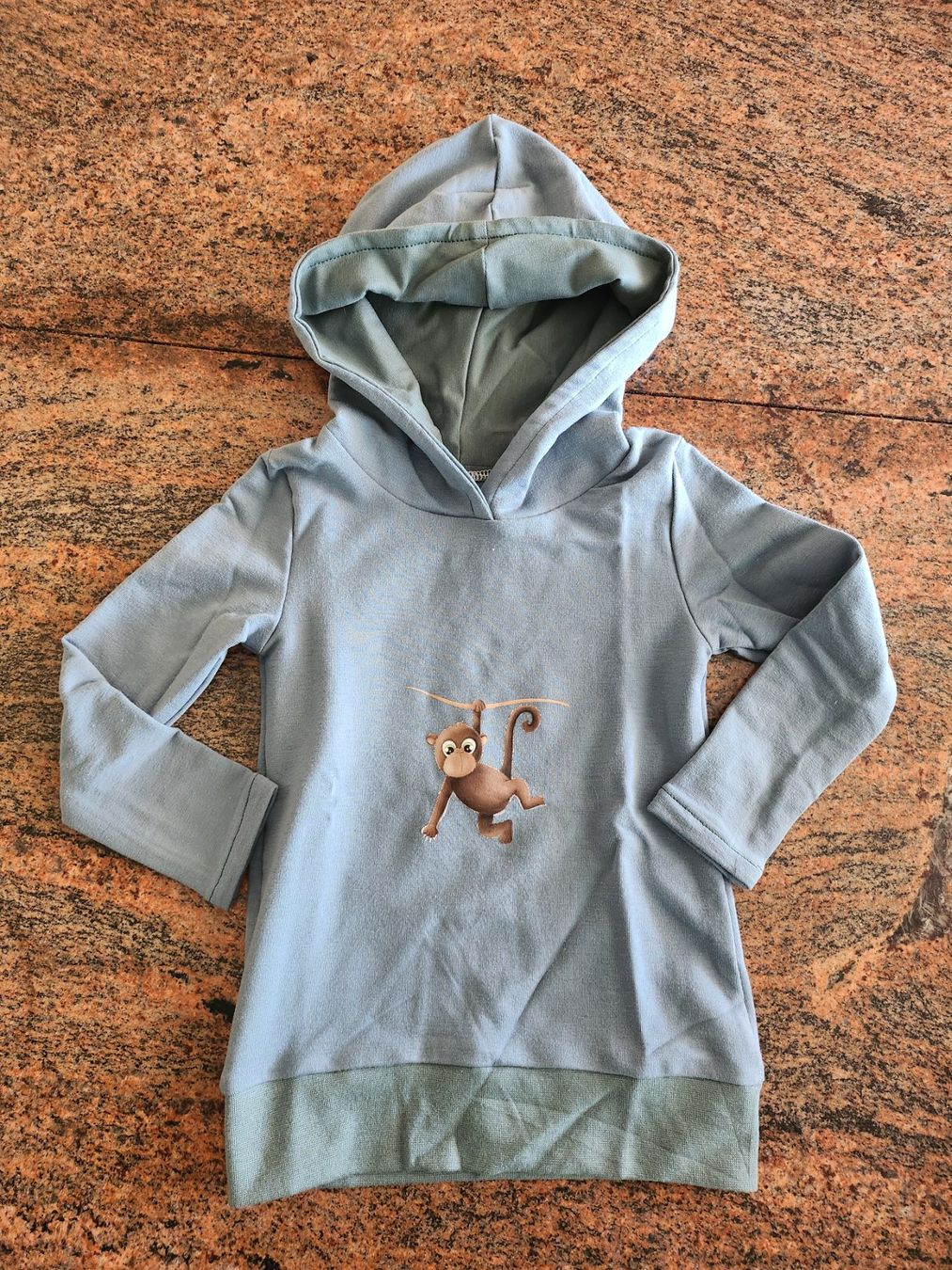 Maglioni & Felpe: Süsser Kapuzenpullover mit Äffchen Grösse 80 neu. – Nuovo (secondo la descrizione) da Othmarsingen venduto da pao_2xld