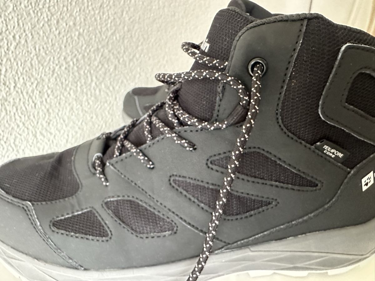 Scarpe da uomo: Wanderschuhe, Größe 40 – Usato da Männedorf venduto da Ewallstreet 4