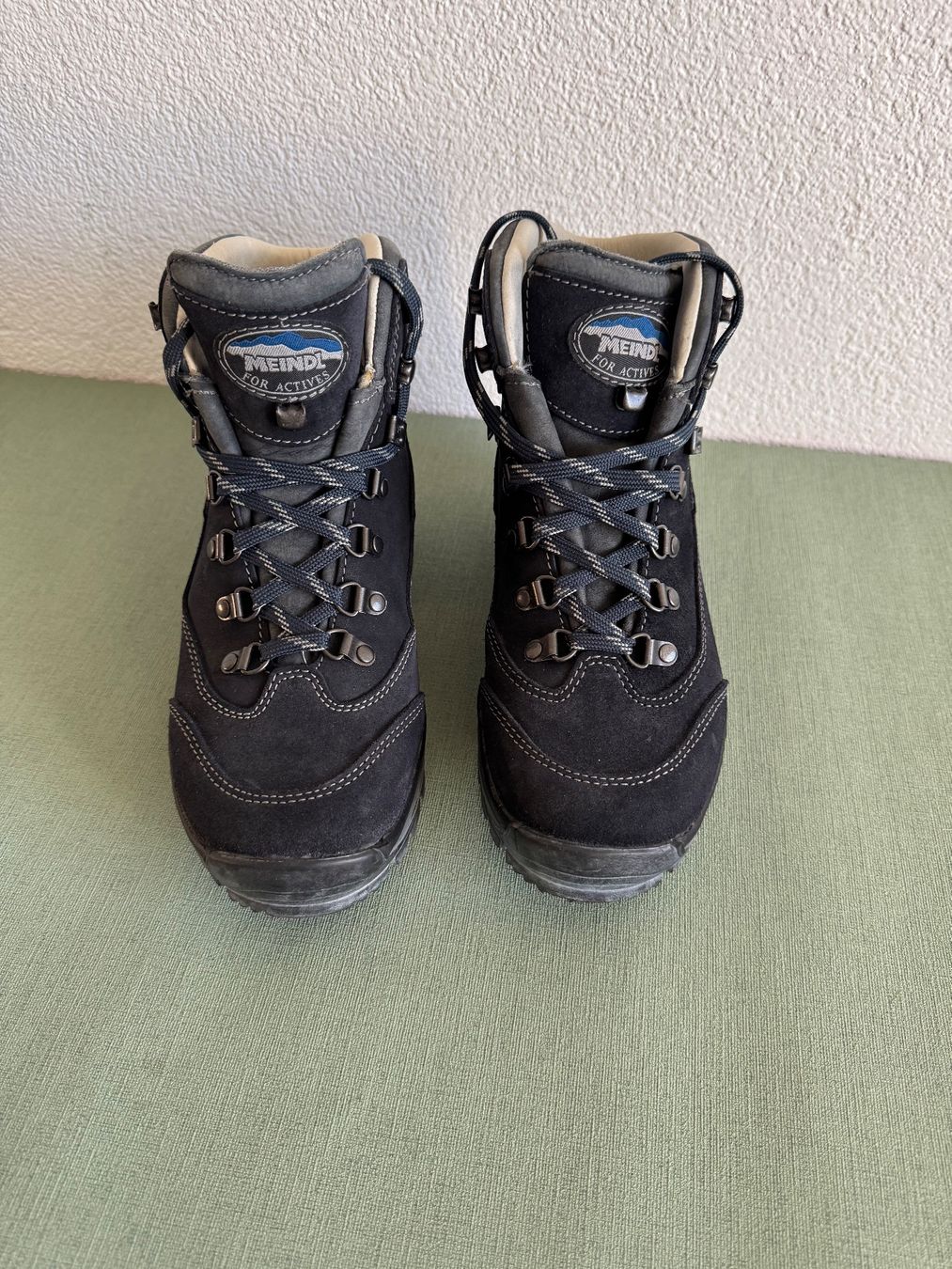 Meindl Scarpe da uomo: MEINDL Wanderschuhe 2 x getragen Gr 37 – Nuovo (secondo la descrizione) da Frauenfeld venduto da guli11 1