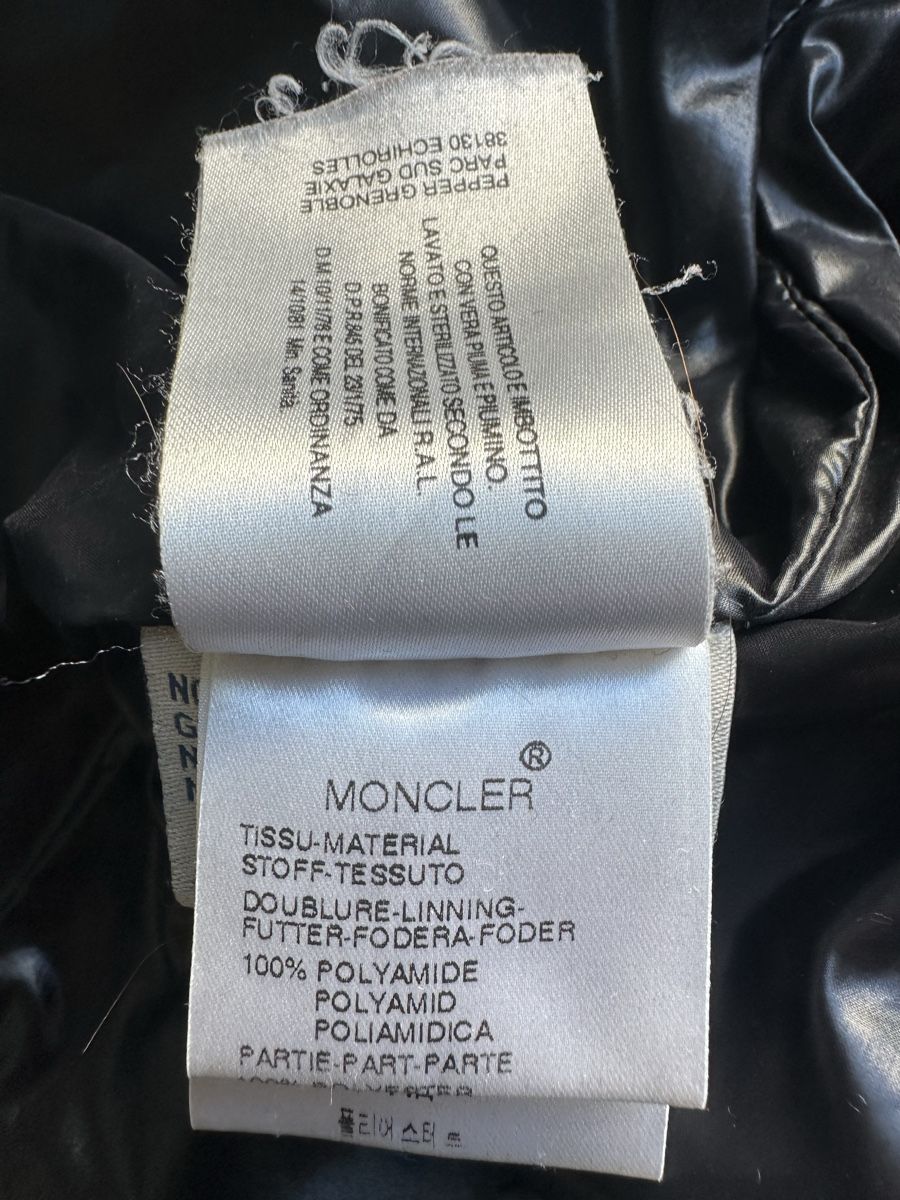 Moncler Jacken: Moncler black down jacket - size 3  – Gebraucht aus Langnau am Albis von bar_ml6k 6