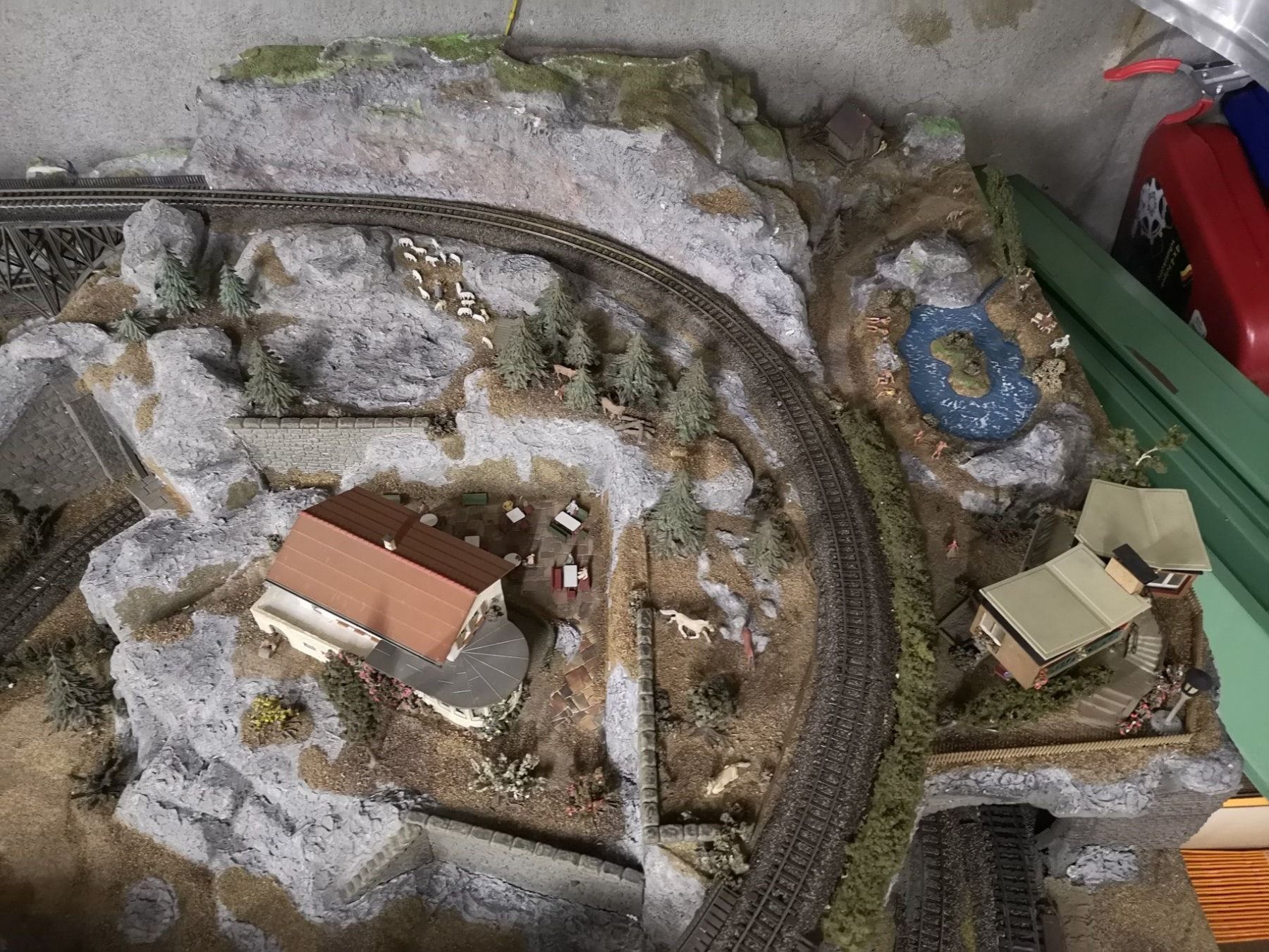 Märklin Modelleisenbahnen: Modelleisenbahnanlage – Gebraucht aus Kloten von  9