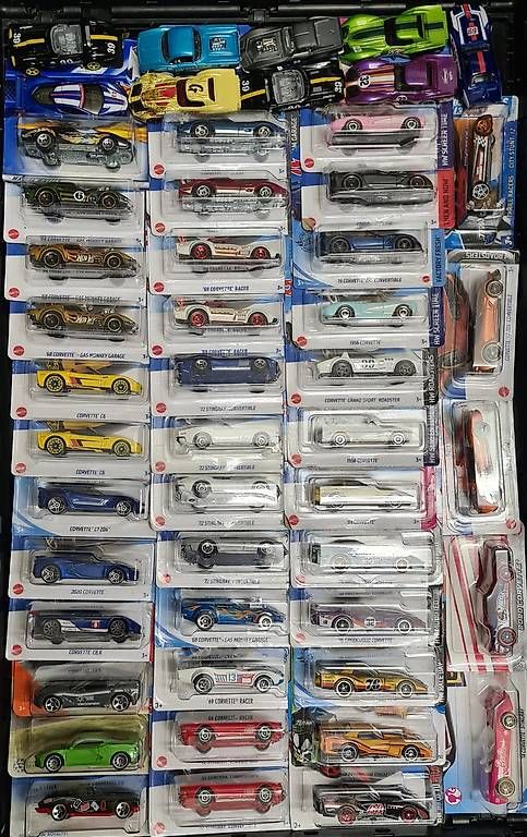 Voitures modèles: Hot Wheels Corvette Sammlung – Neuf avec emballage d'origine à Wetzikon ZH par 71mustimen