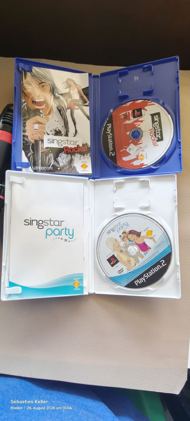 Sony Spiele: PS2 SingStar-Set mit 2 Mikrofonen, USB-Adapter & 2 Spielen – Gebraucht aus Rieden AG von Keller54 1