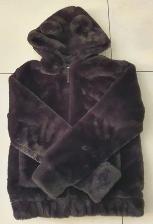 Belle veste Fluffy peluche taille 170