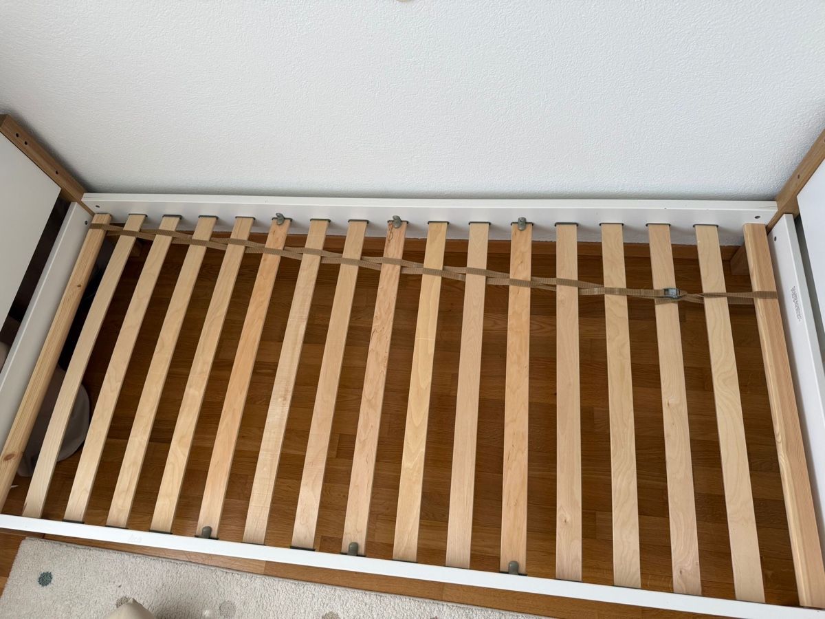 Lits: Kinderbettgestell – D'occasion à Wettingen par Musterboxen 1