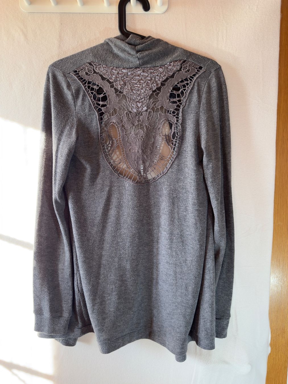 Giacche: Spezielle Strickjacke ca Gr. M – Usato da Grosswangen venduto da second_hand_dress 3
