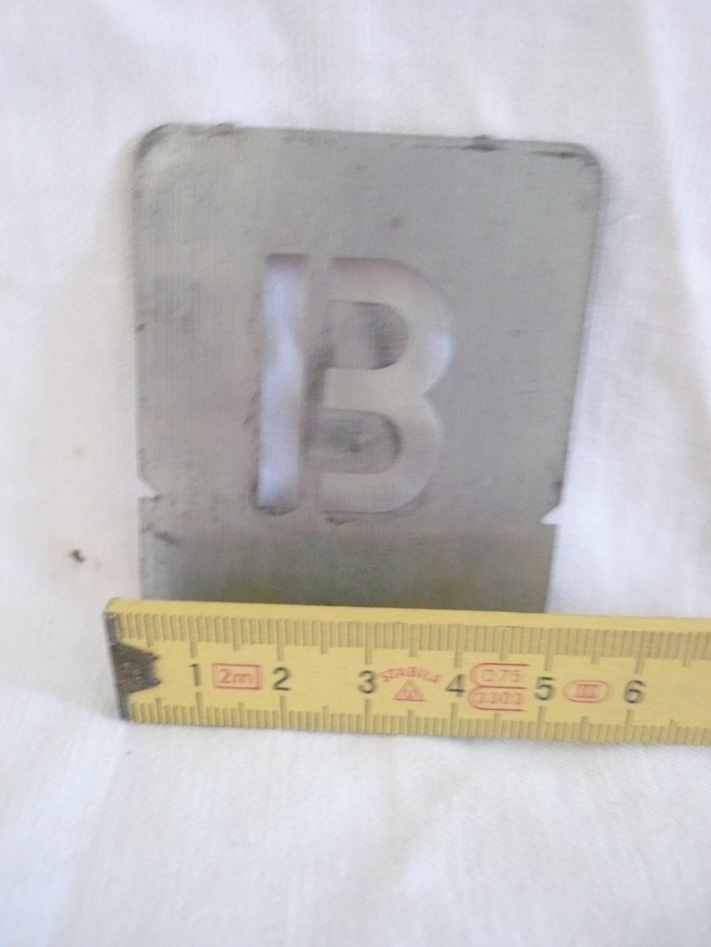 Sciablone: ABC-Buchstaben-Schablonen klein – Usato da Rotkreuz venduto da Busa17 6