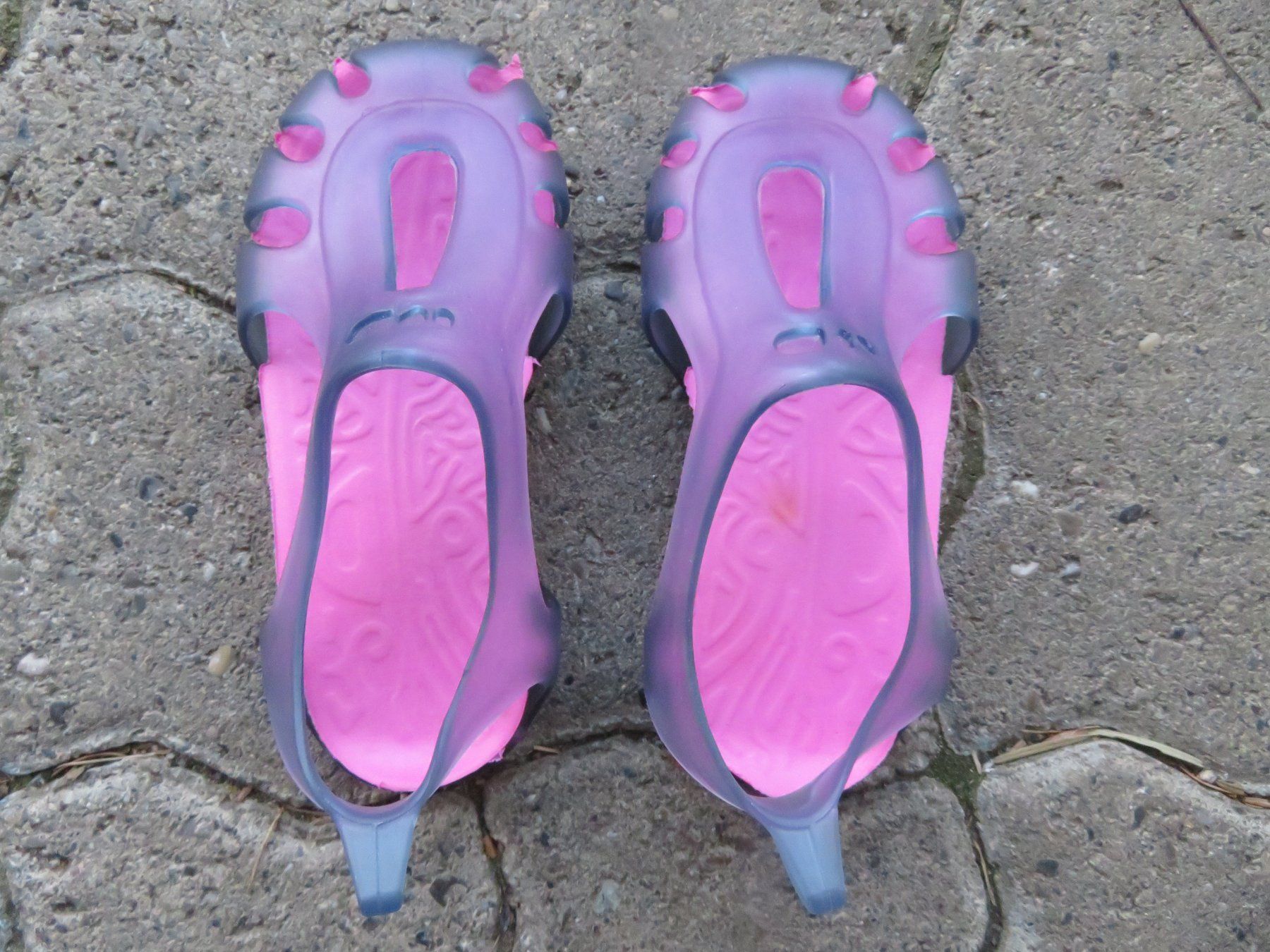 Scarpe per ragazze: Badeschuhe Mädchen Grösse 25 – Usato da Fontaines NE venduto da neuch123 1