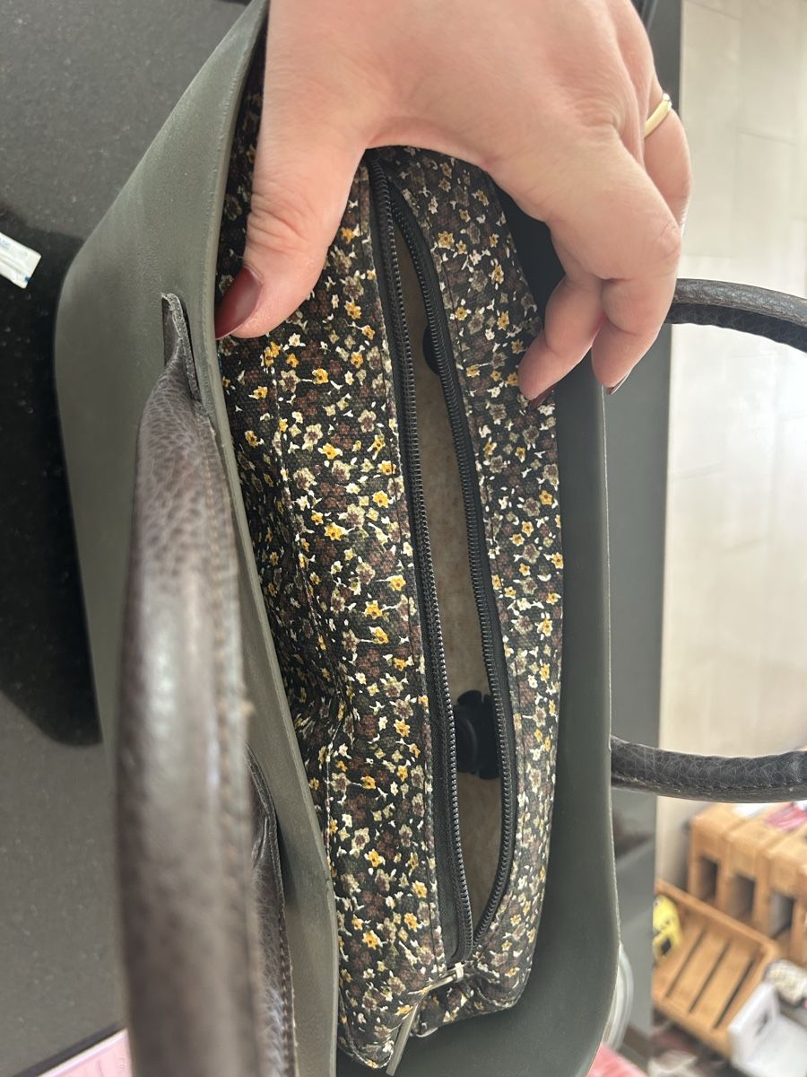 Obag Borse da donna: Obag Handtasche khaki mit Blumen Innenfutter – Usato da Uerikon venduto da _Angi. 1
