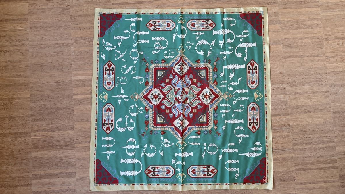 Foulard & Sciarpe: Unique Taraz Art Scarf - Stylish Spring Accessory! – Nuovo (secondo la descrizione) da zug venduto da Inaar