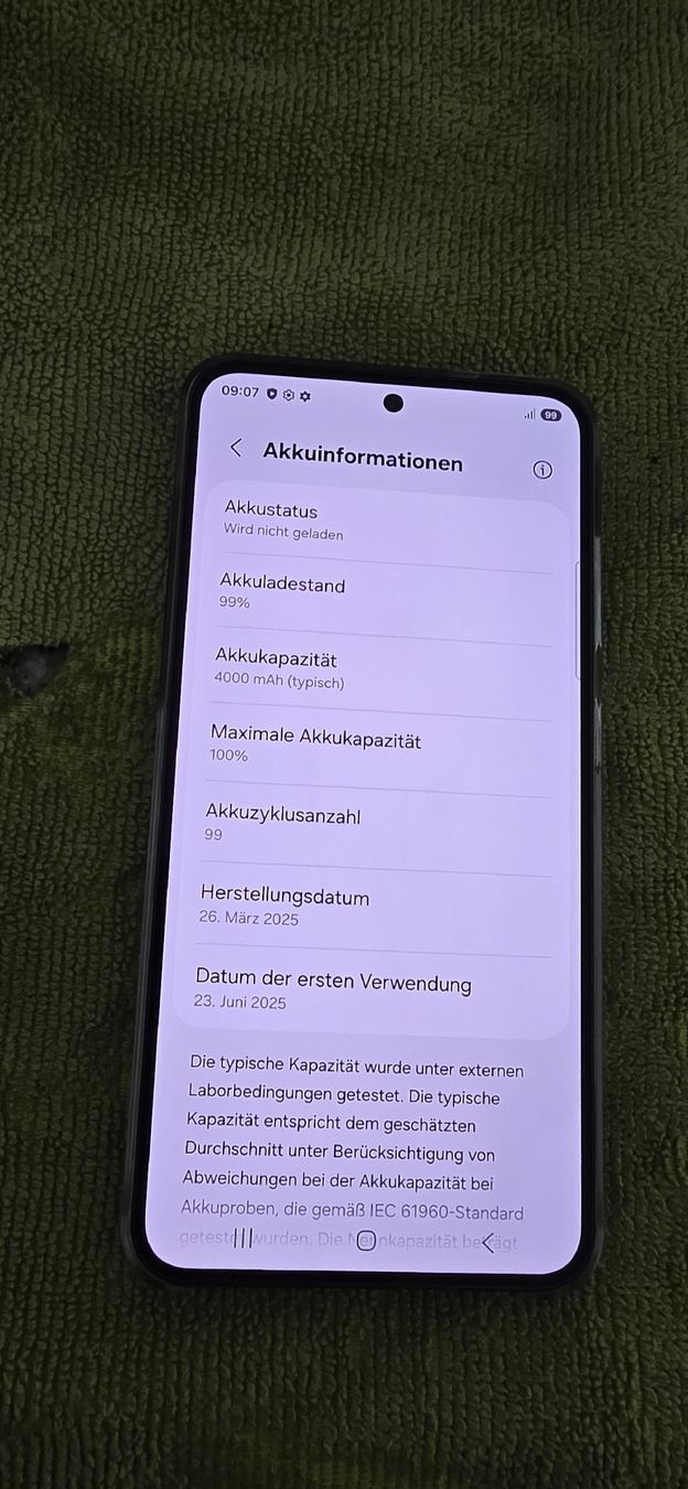 Samsung Handys / Smartphones: Samsung Galaxy S25 in Blau – Neu (gemäss Beschreibung) aus Egnach von jes_jsx9 2