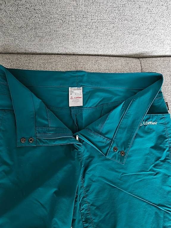 Löffler Hosen: Löffler Kurze Damen Wanderhose Grösse 42 – Gebraucht aus Ennetbürgen von Kondor1950 1