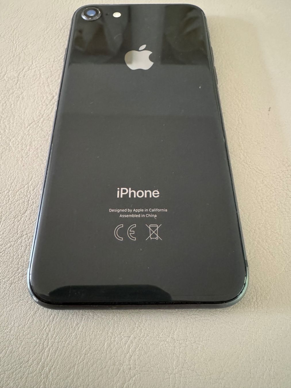 Apple Telefoni cellulari / Smartphones: iPhone 8 mit 64GB – Difettoso da Adliswil venduto da Busys 3