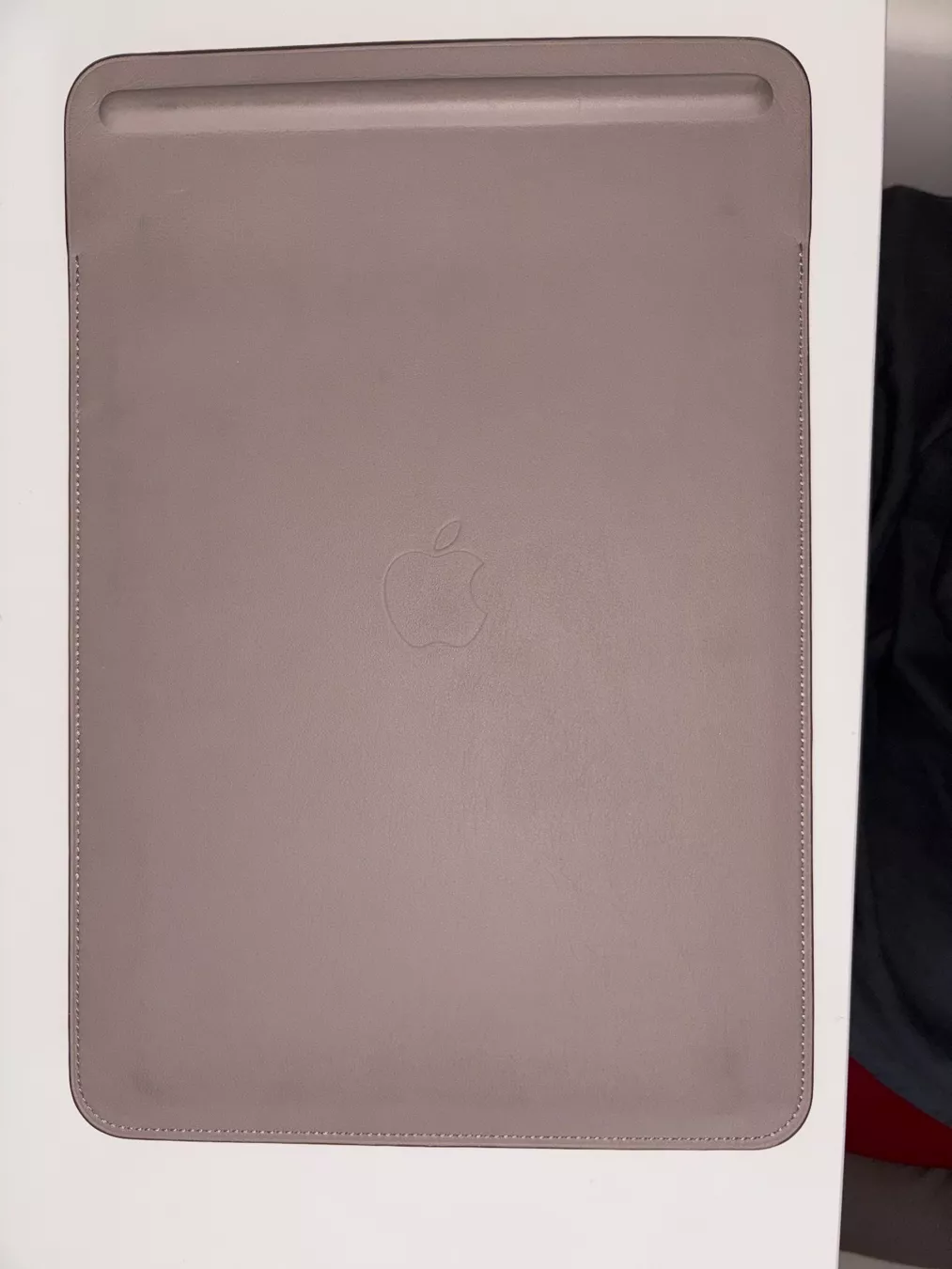Apple Covers & Borse: Apple iPad Hülle – Usato da Embrach venduto da eik_y9bw 1