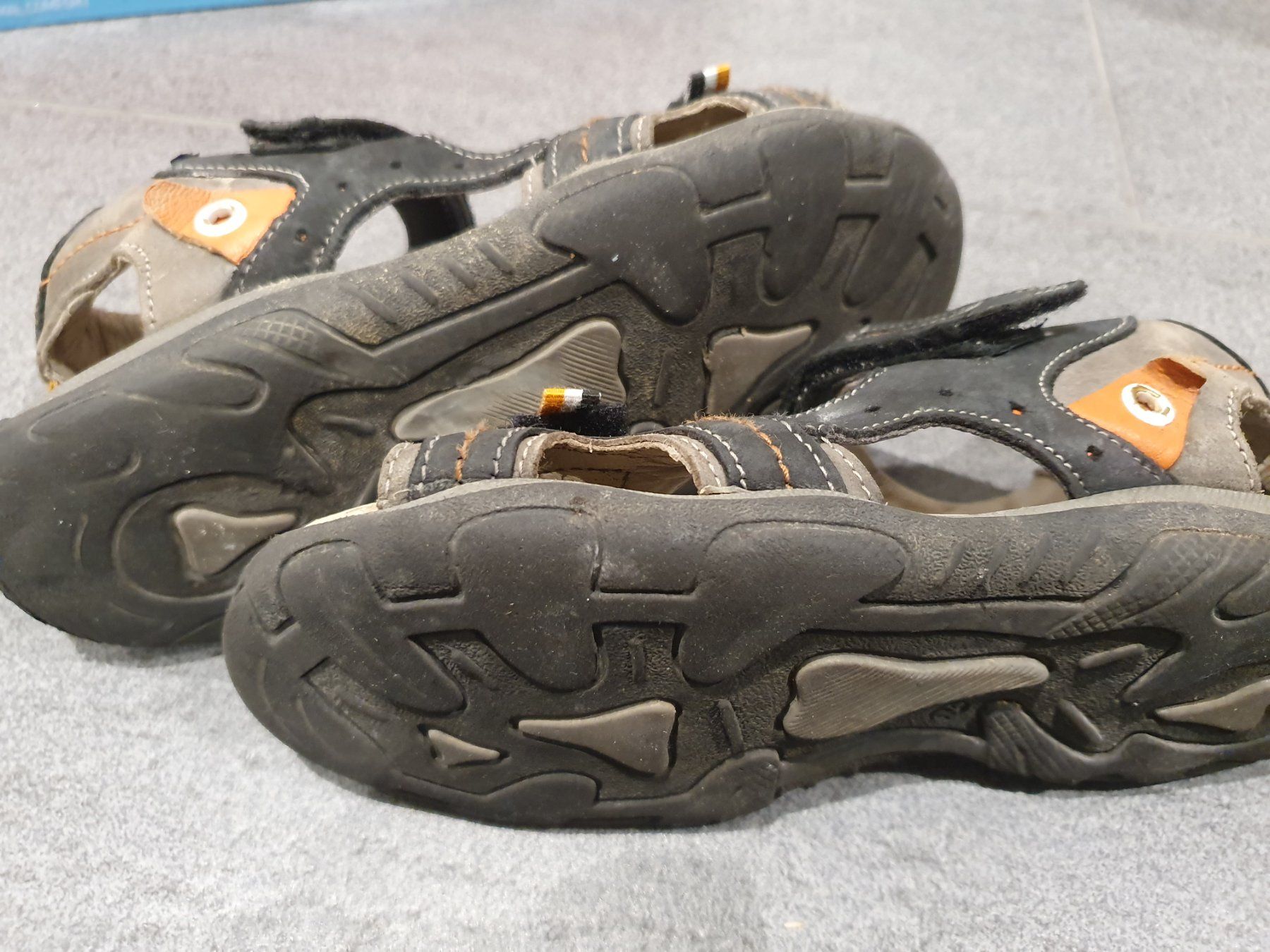 Schuhe für Jungen: Sandalen 2x Grösse 33 + 34 – Gebraucht aus Altendorf von MiriCaj 3