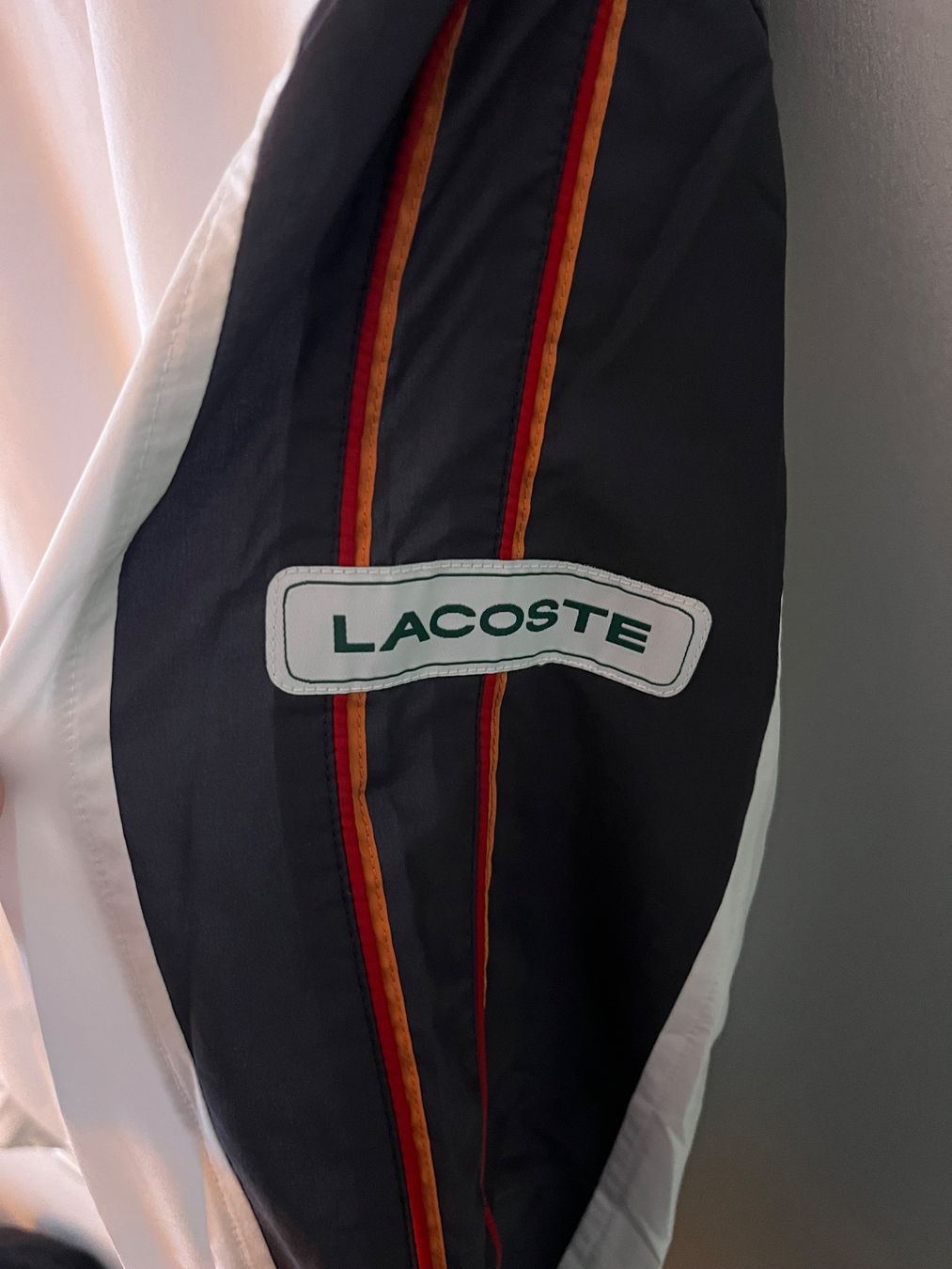 Giacche: Lacoste Trainingsjacke Weiss – Usato da Bern venduto da leokislig 2