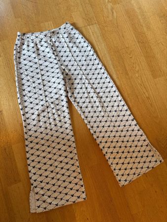 Disney Hose mit Mickey Mouse Muster, Grösse 152