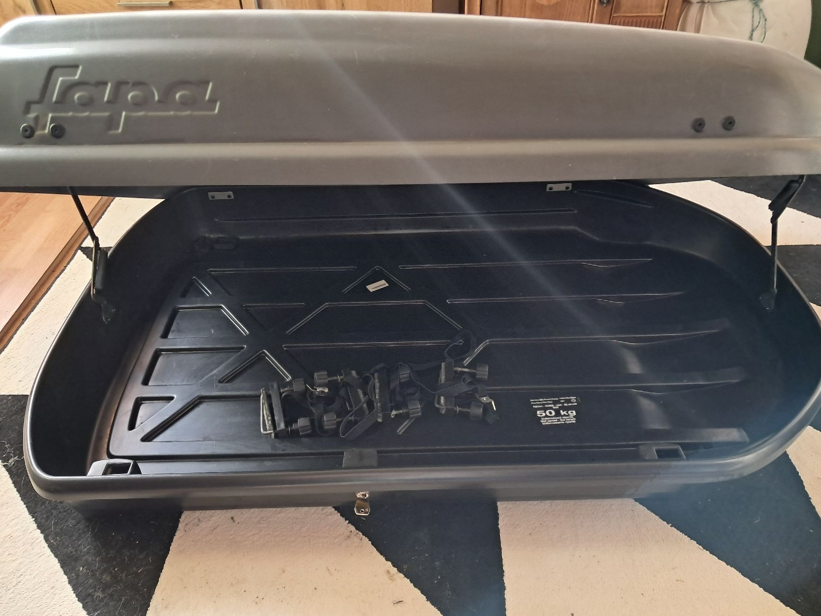 Dachboxen: Grosse Fapa Dachbox. – Gebraucht aus Menziken von cablegi 1