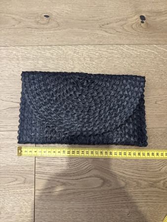 Borsa pochette intrecciata nera chiusura magnetica