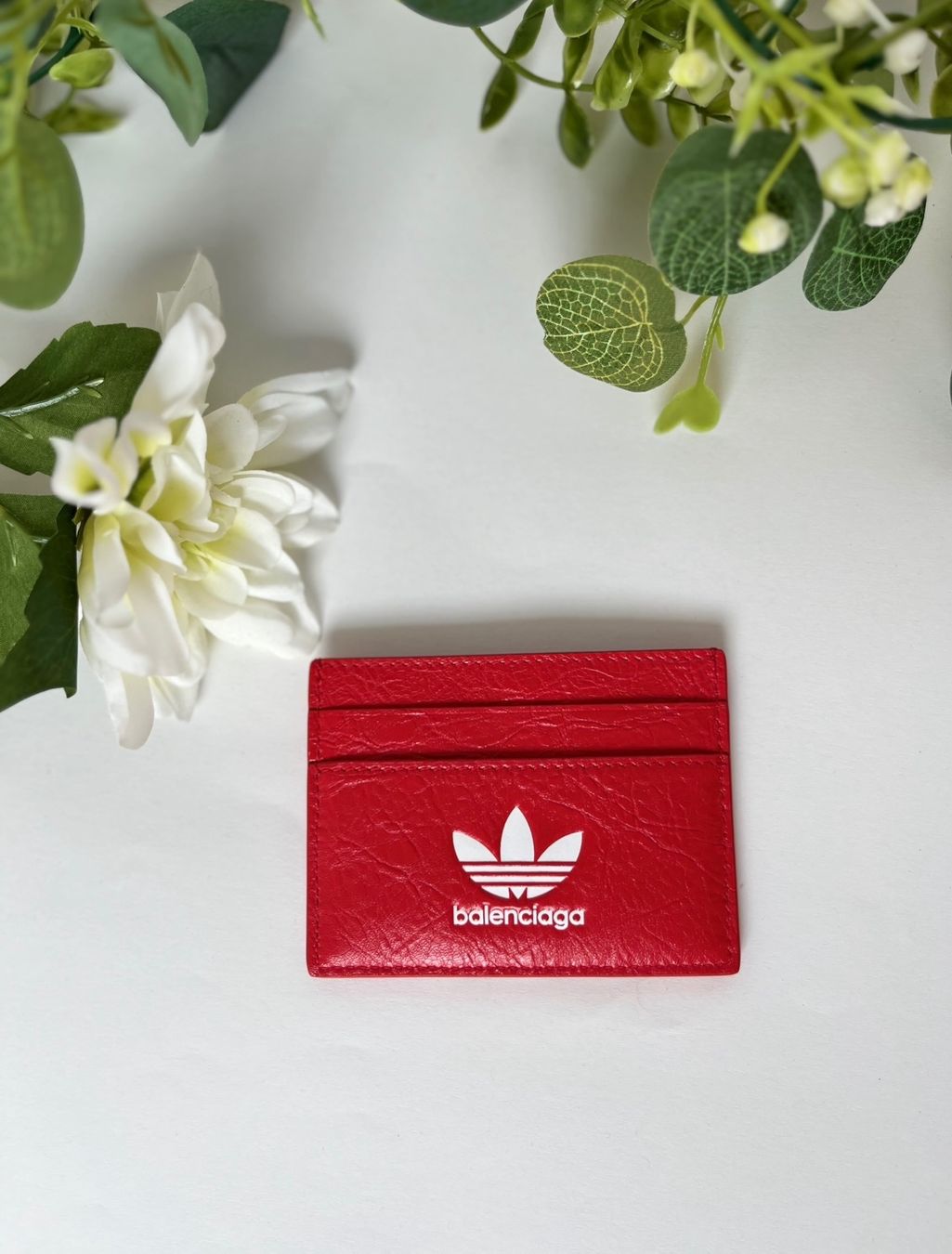 Balenciaga Portafogli: Balenciaga x Adidas  Red Wallet – Nuovo (secondo la descrizione) da Lausanne venduto da S_luxury