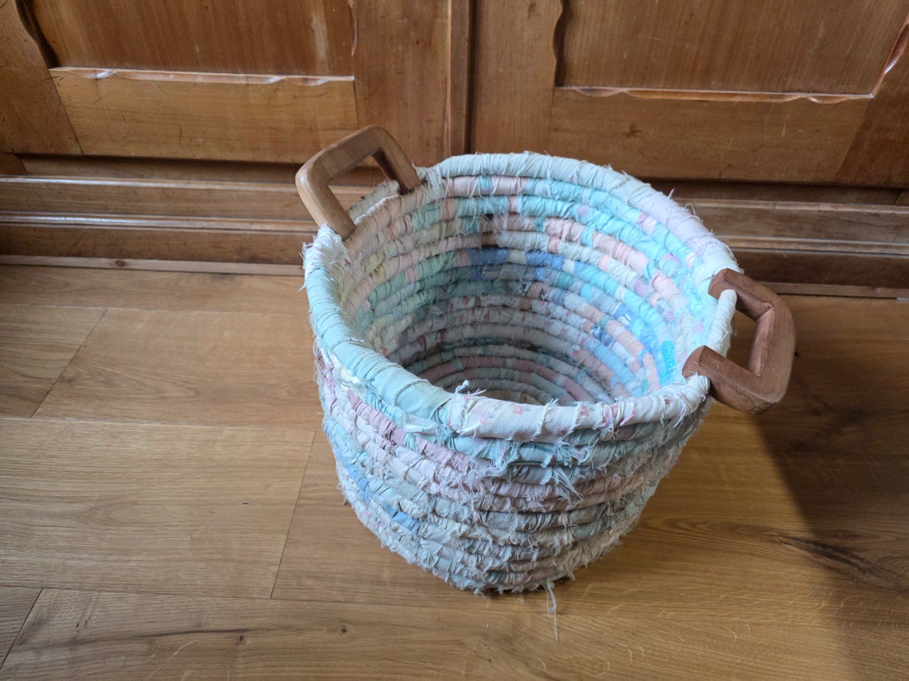 Altro per la casa: Korb Bast Textil Holz 36 cm x 33 cm – Usato da Walterswil BE venduto da Lonitti 2