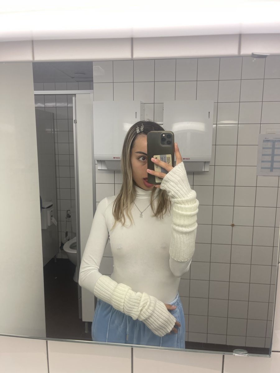 Top: White Ribbed Long Sleeve Bodysuit – Usato da Zürich venduto da forestF4iry 2