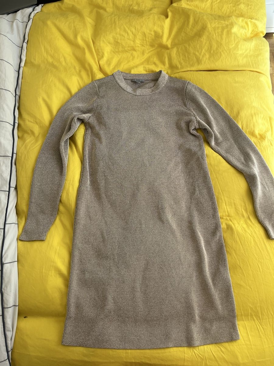 Cos Robes: Robe COS metallic taille XS état neuf – D'occasion à Zürich par Noemie1994