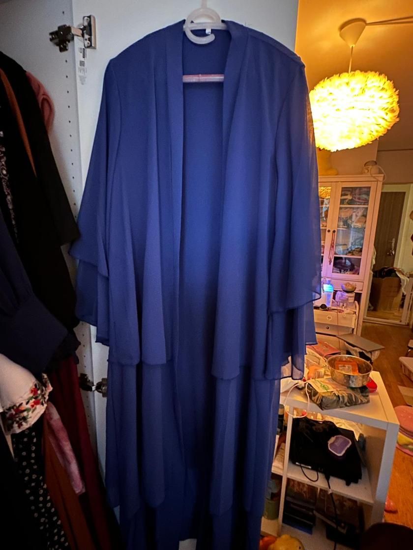 Internationale Kunst: Damen abaya  blau Grösse size 1  – Neu (gemäss Beschreibung) aus Horgen von emi_9dyh