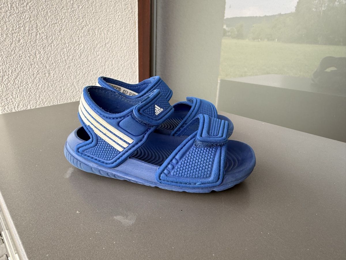 Scarpe per ragazzi: Adidas Boys Sandals Size 21 – Usato da Diessenhofen venduto da mar_8cyl