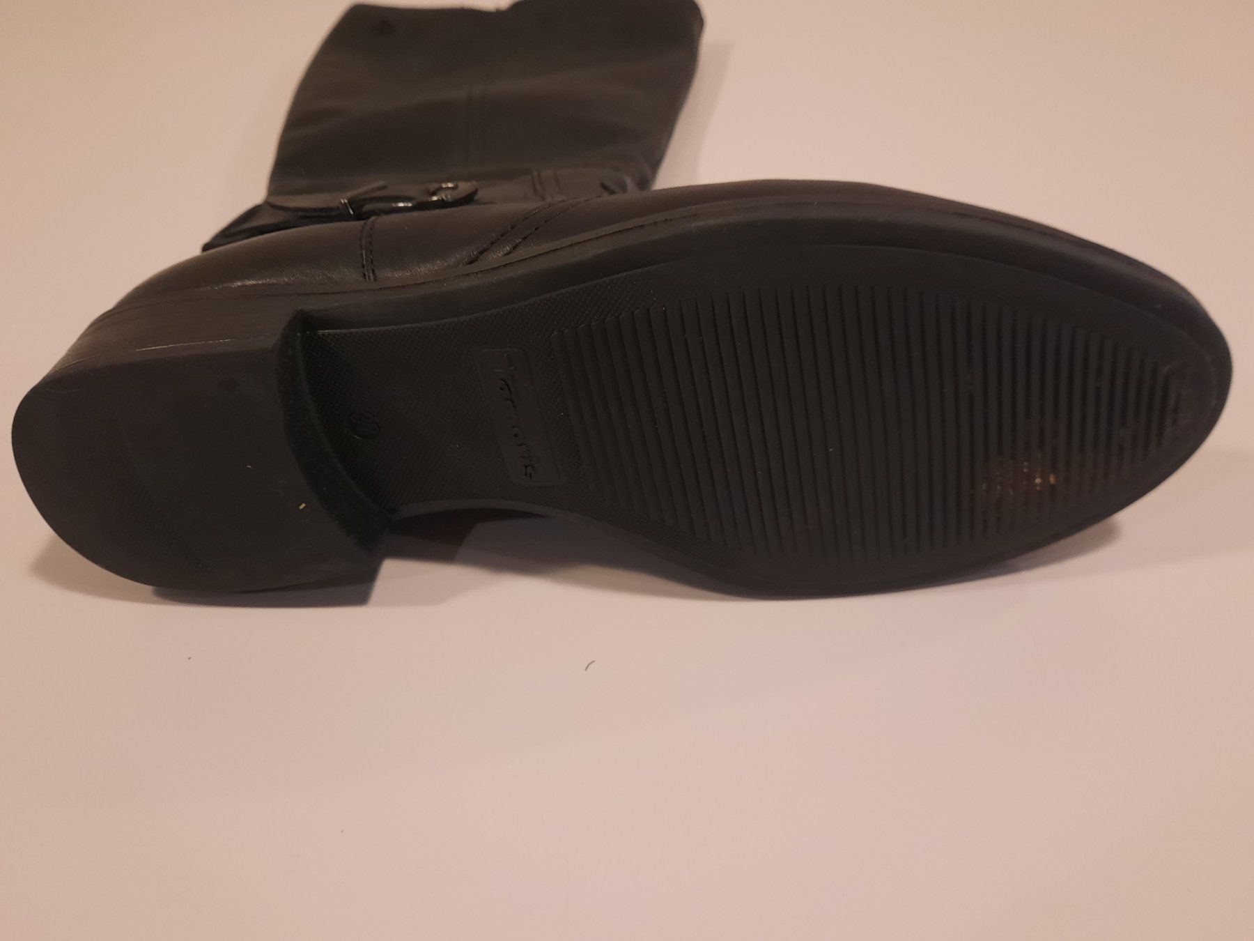 Tamaris Damenschuhe: Stiefel Tamaris schwarz – Gebraucht aus Zürich von ONVA-RE-USE 2
