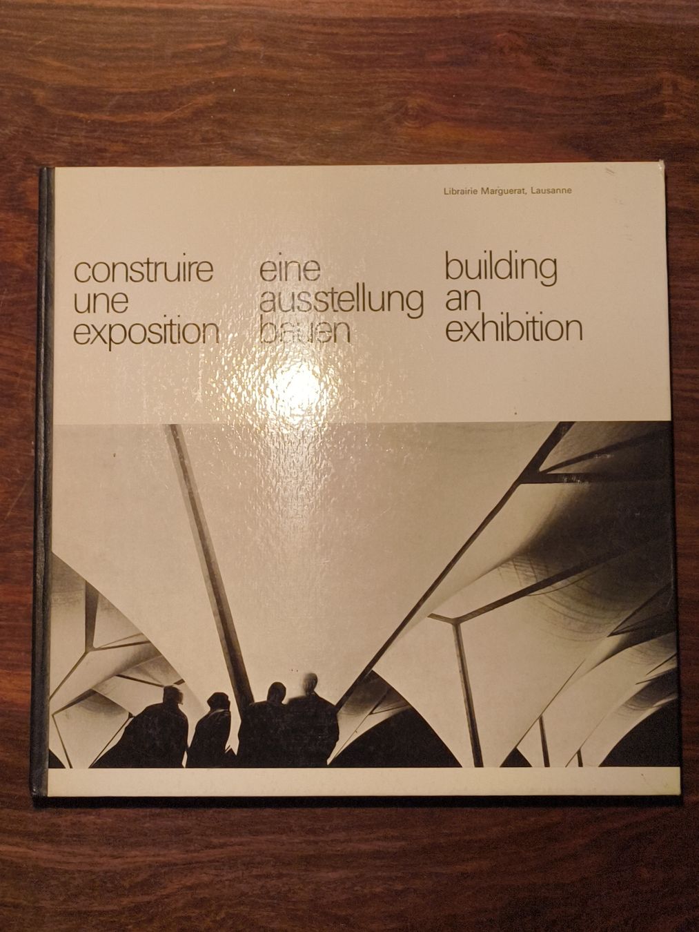 Livres: Construire une exposition. Eine Ausstellung bauen. Building – D'occasion à stettlen par VintageBern_ch