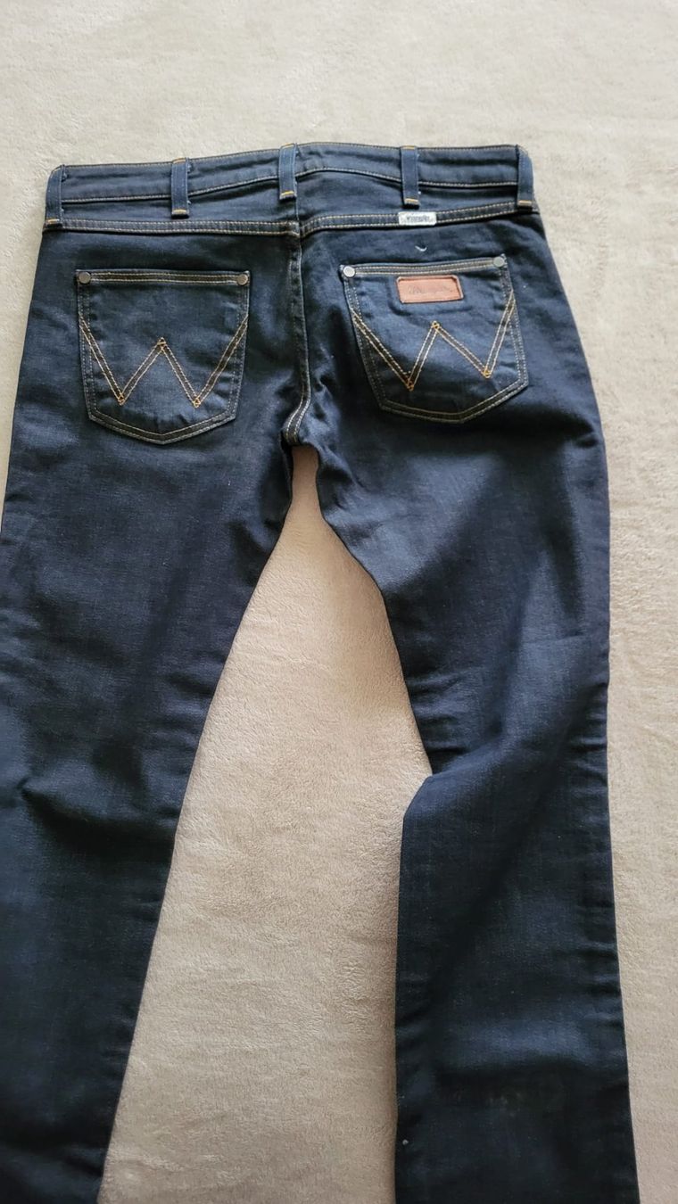Wrangler Jeans: Jeans Wrangler neuf – Nuovo (secondo la descrizione) da Chamoson venduto da Mauritius1 1