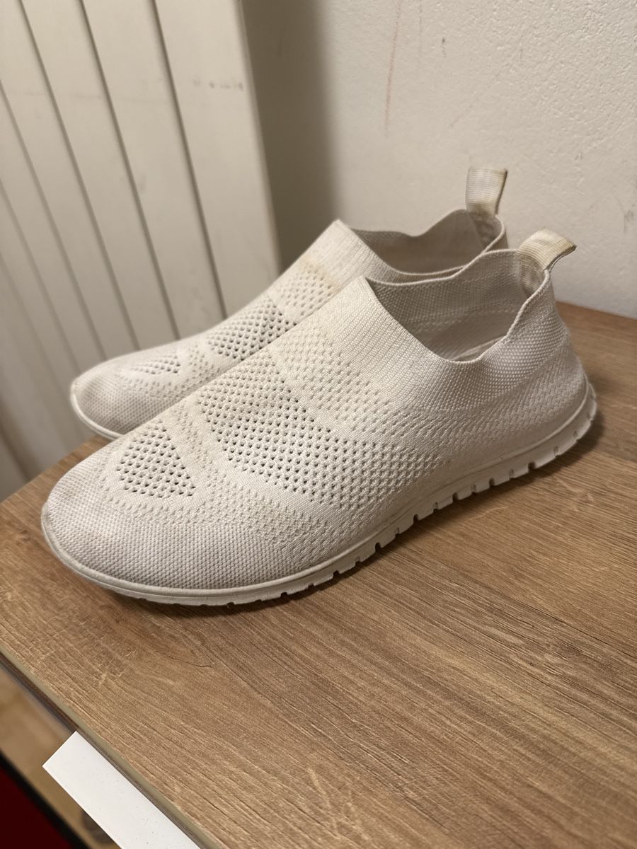 Scarpe da donna: Weisse Sommer Sneaker, Grösse 38 – Usato da Zürich venduto da bia_6kmj 1