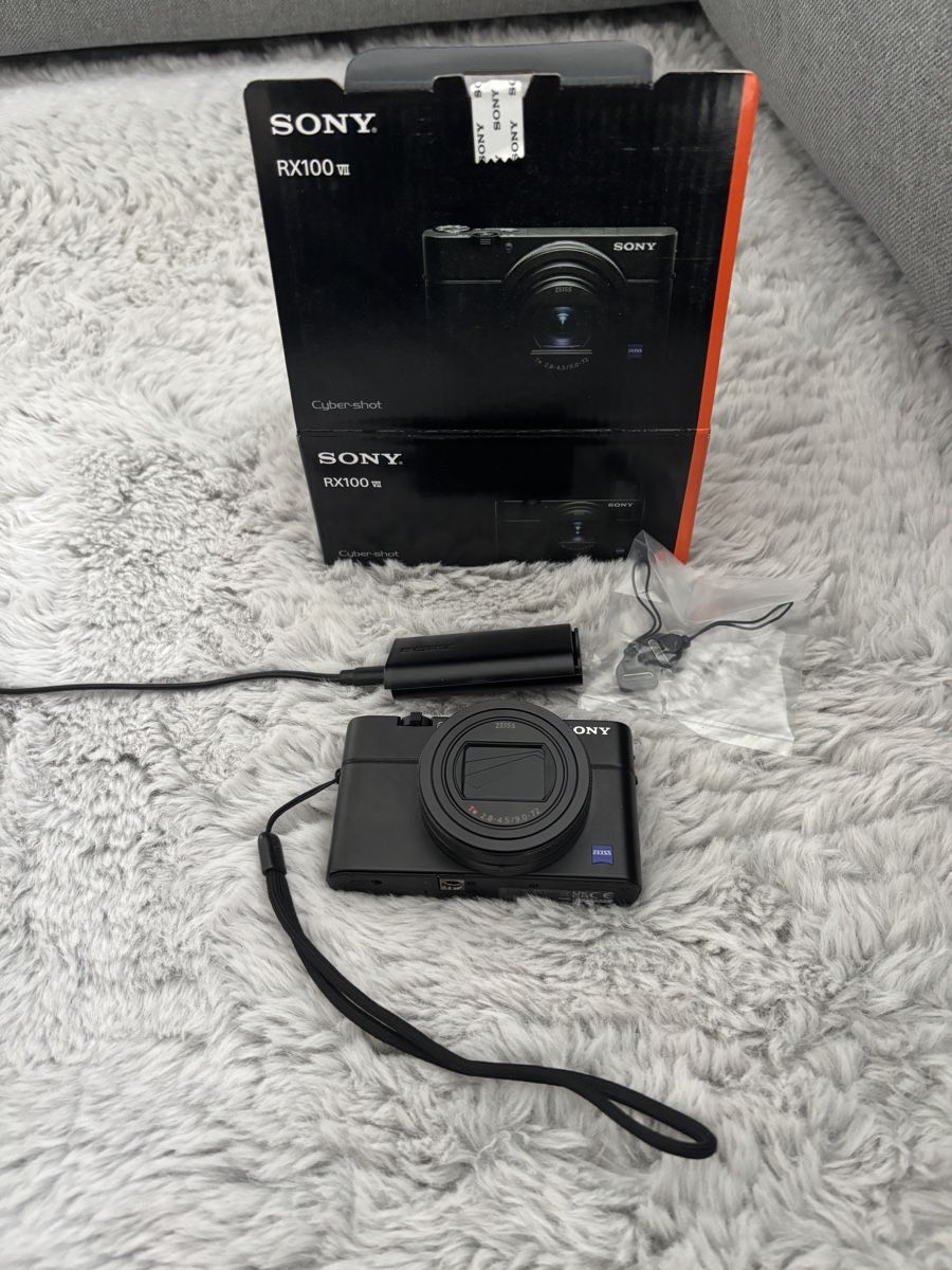 Sony Kamera: Sony RX100 VII – Neu (gemäss Beschreibung) aus Arbon von Naadiiaa