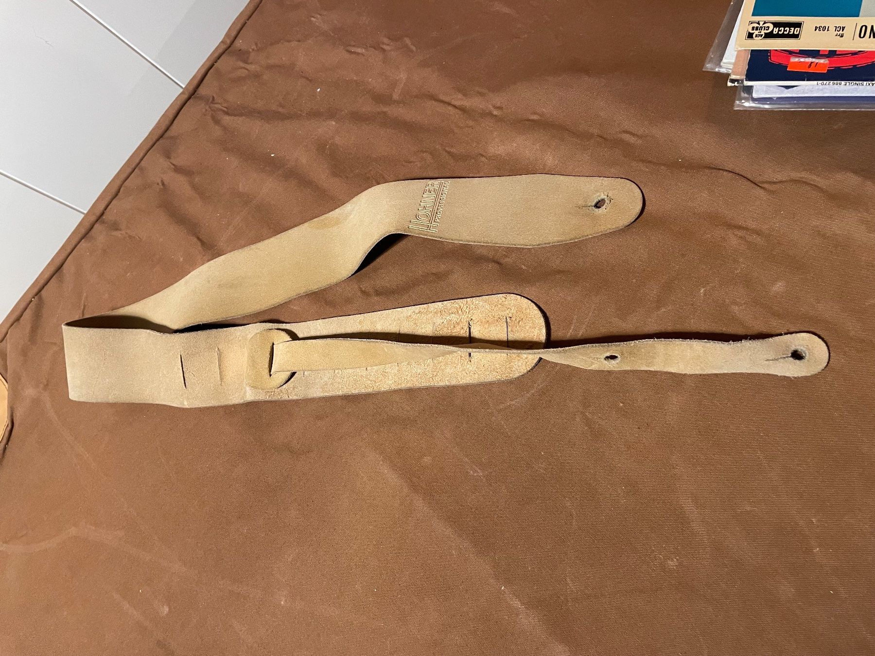 Strumenti musicali: Gitarrengurt / Bassgurt Leder – Usato da Zürich venduto da Arcana_Fail 1