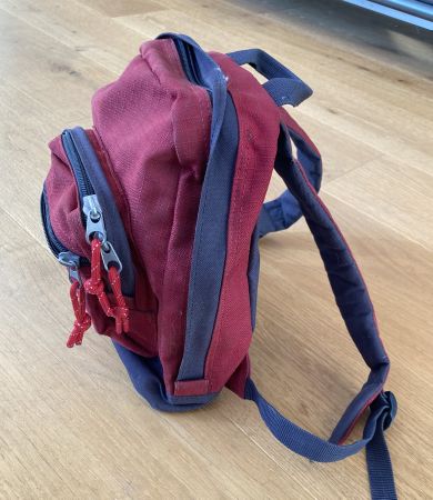 Robuster Kinderrucksack, rot-blau, guter Zustand!