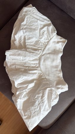 WEISSER ROCK MIT HOSEN