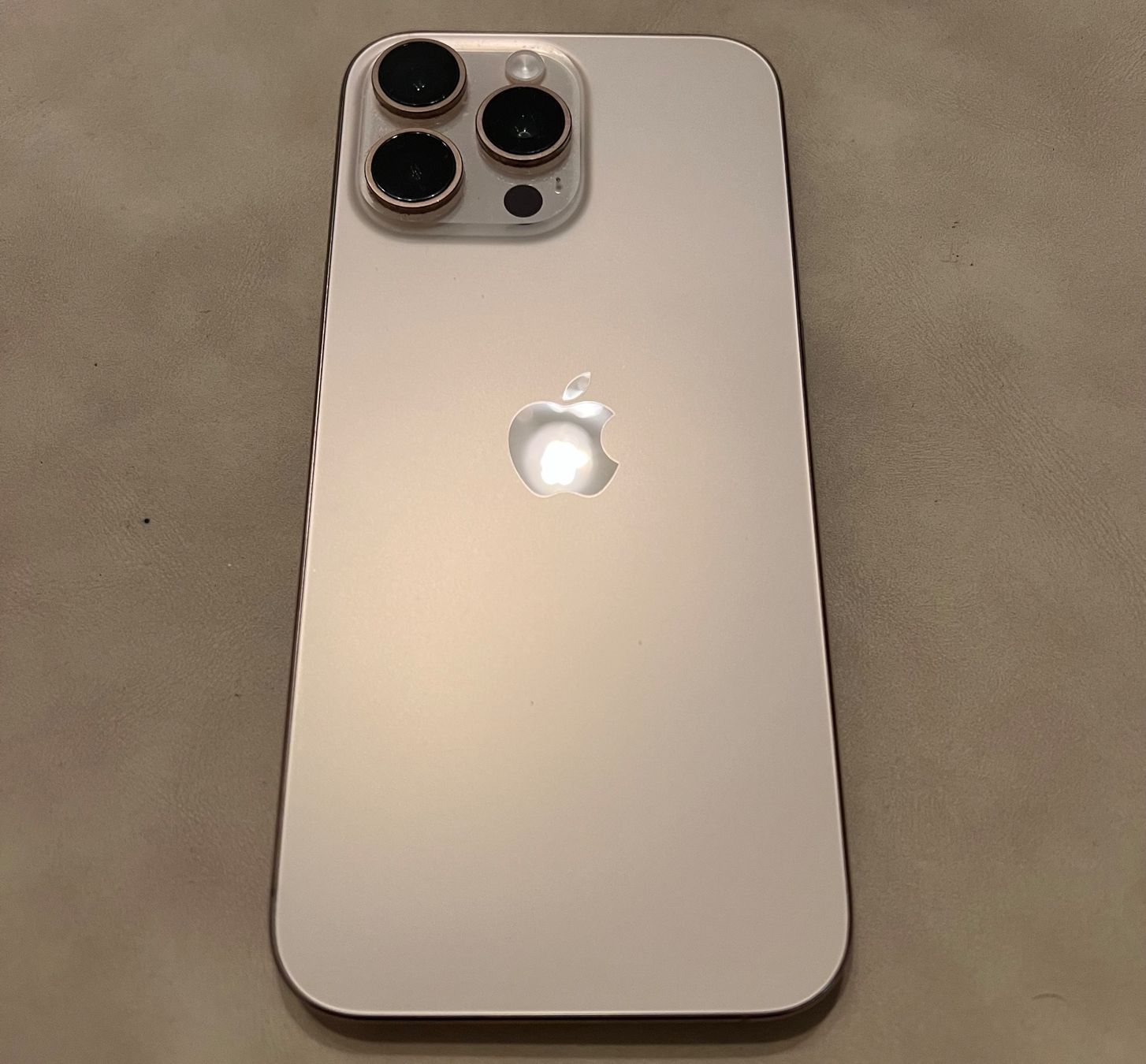 Apple Portables: Iphone 16 Pro Max – D'occasion à Muri.bei.bern par ant_b278 1