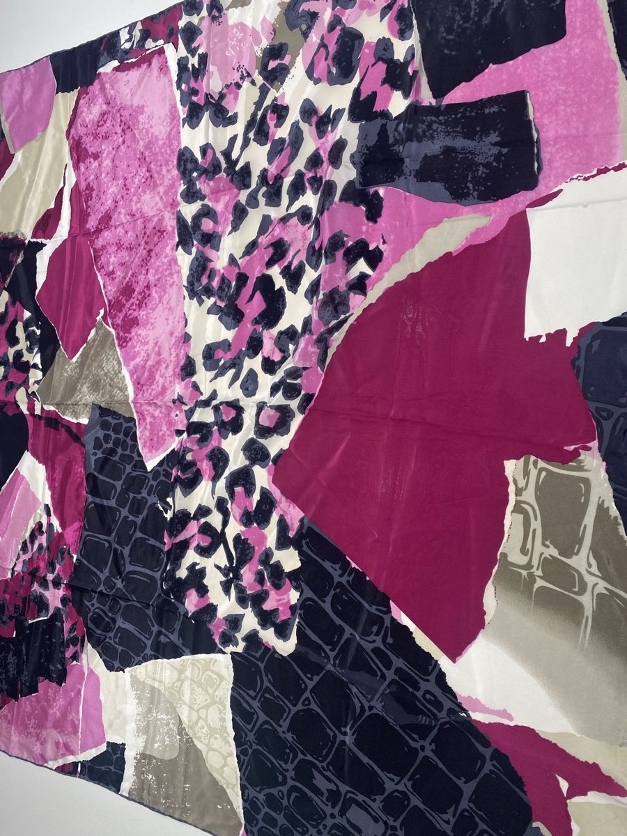 Foulards, Tücher & Schals: Seiden Foulard 🌸 – Gebraucht aus Opfikon von Luis144 5
