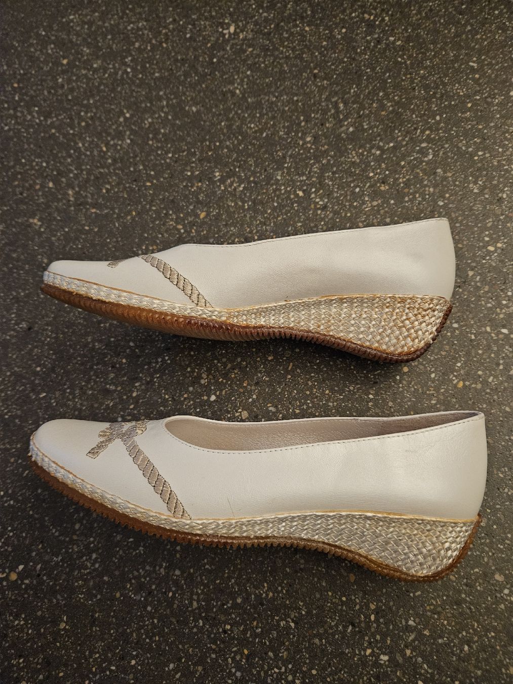 Scarpe da donna: Spiffy Damenschuhe Grösse 37 weiss Leder  – Nuovo (secondo la descrizione) da Anwil venduto da tamoos 2