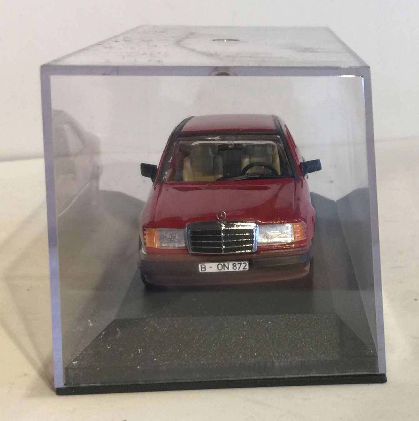 Minichamps Modellini d'auto: MINICHAMPS  Mercedes-Benz 230E – Usato da Sonceboz-Sombeval venduto da Decolove 6
