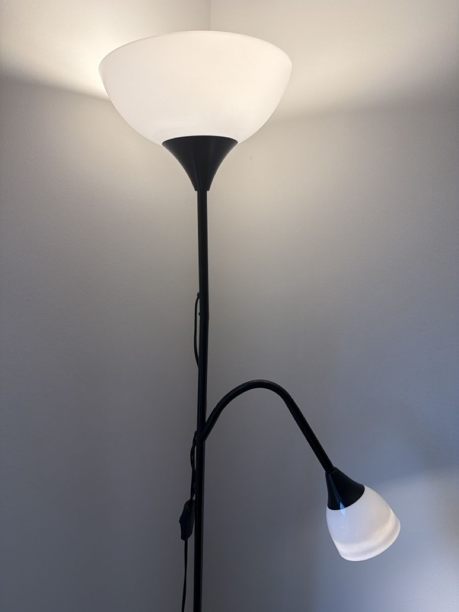 Ikea Lampade: Floor lamp – Nuovo (secondo la descrizione) da Hausen AG venduto da nik_9sg2 1