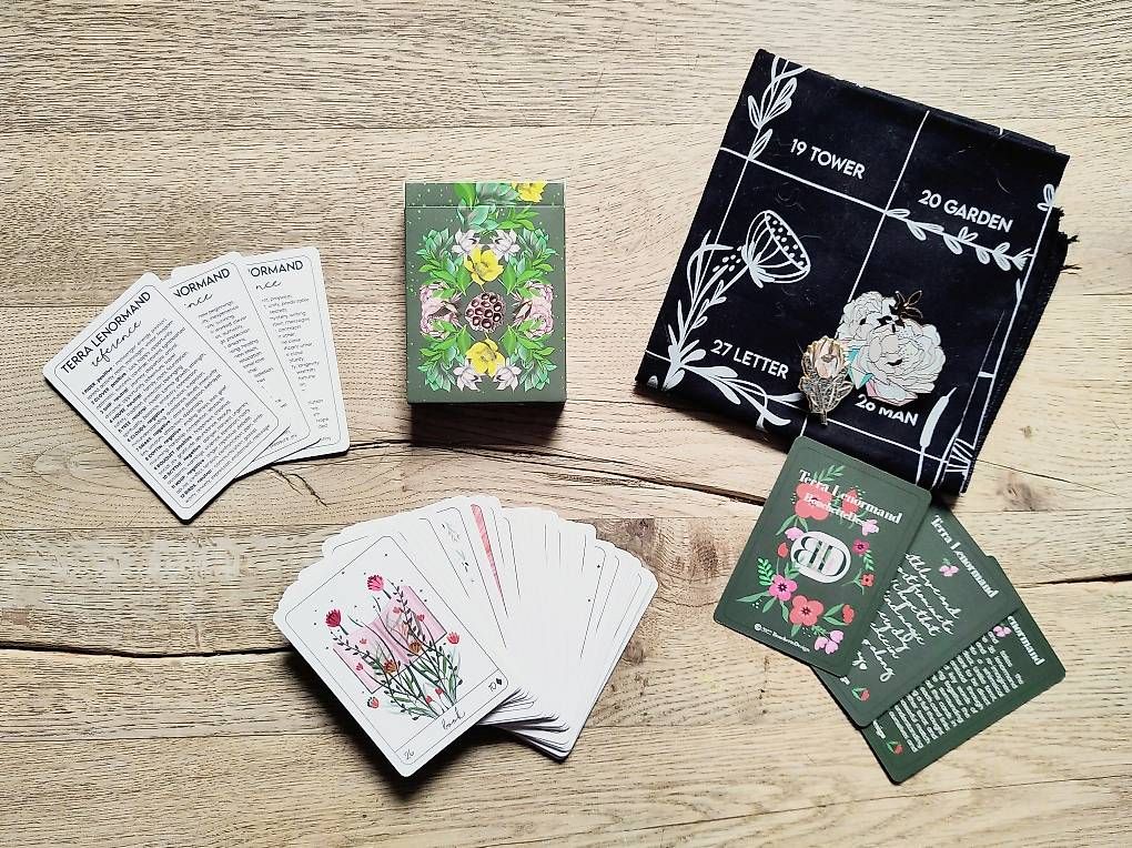 Giochi: Lot oracle Lenormand Bouchette Design neuf – Nuovo e nell'imballaggio originale da Yvonand venduto da rox_8y69